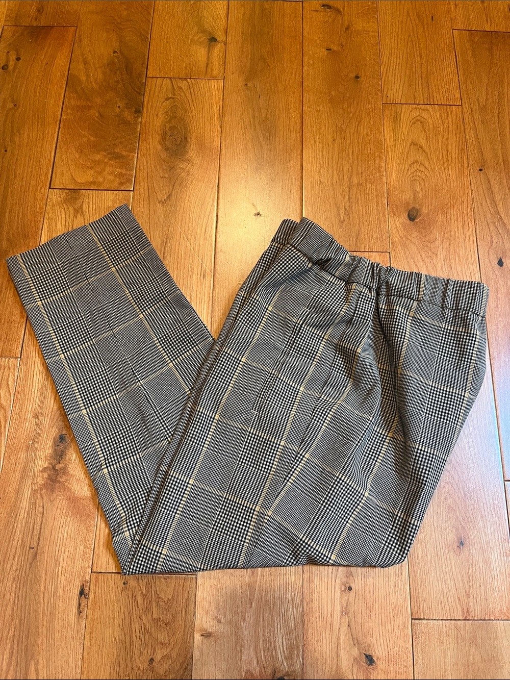 Aritzia Wilfred Darontal Plaid Trousers in Tan Taupe Check